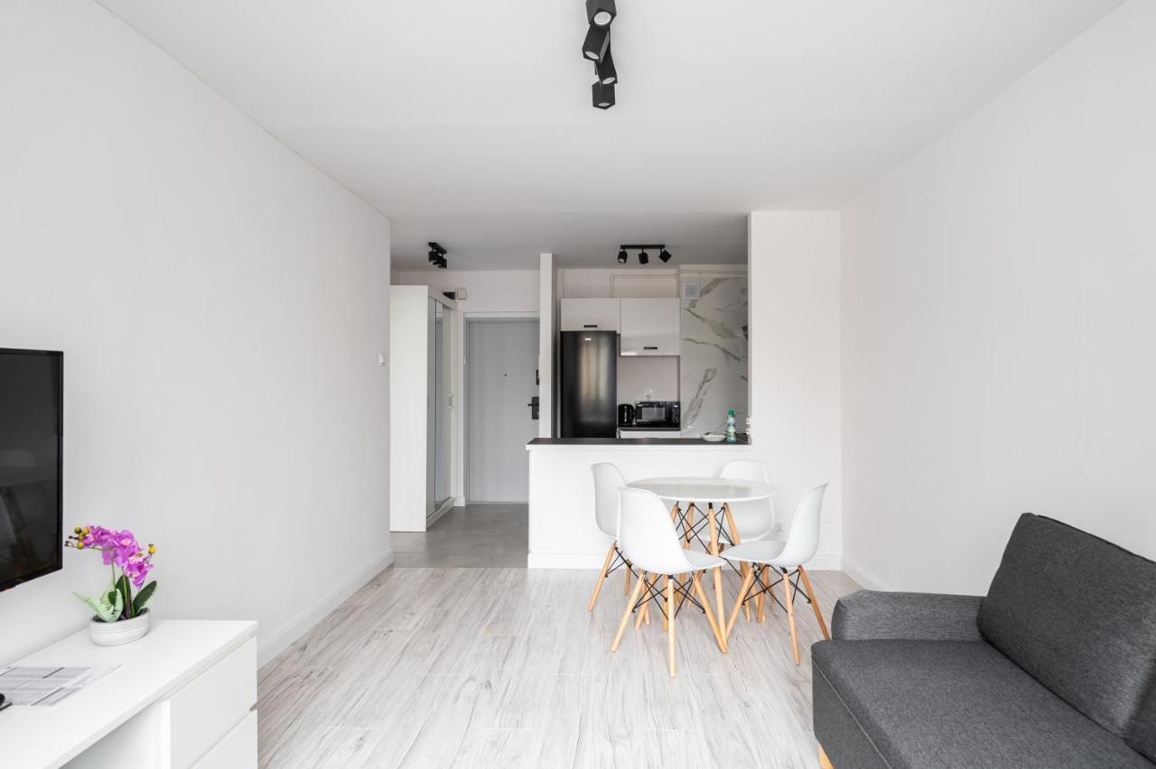 ורשה Wierzbno Modern Apartment מראה חיצוני תמונה