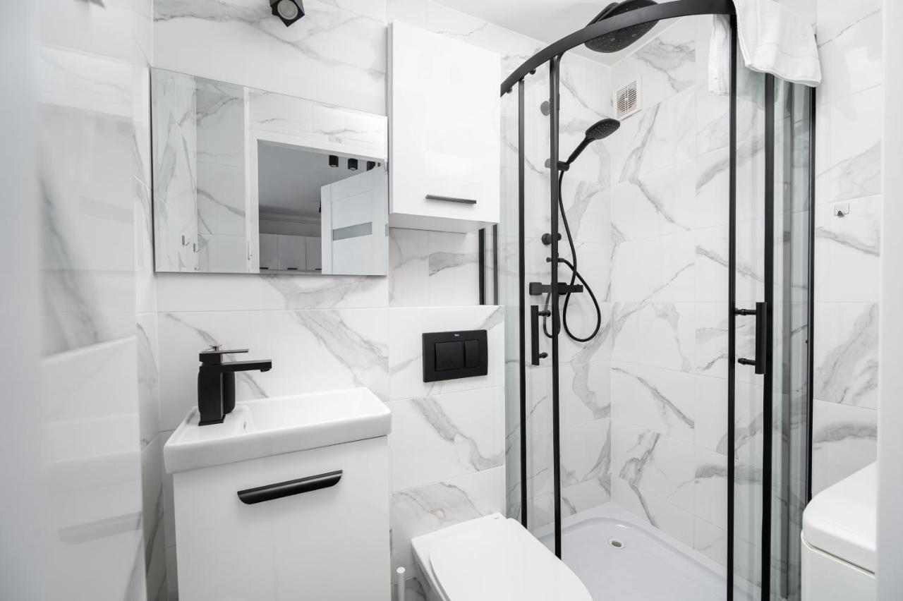 ורשה Wierzbno Modern Apartment מראה חיצוני תמונה